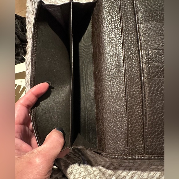 Authentic Gucci Horsebit 1955 Leather Wallet - Picture 7 of 9